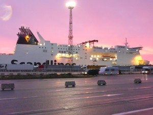 Unser Schiff im Hafen von Rostock bereit für die nächtliche Überfahrt nach Trelleborg